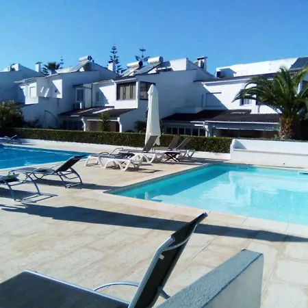 別荘 4 Bedrooms House With Shared Pool Furnished Garden And Wifi At 4 Km Away From The Beach *