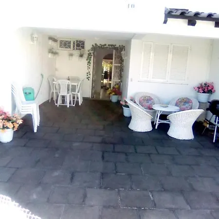 別荘 4 Bedrooms House With Shared Pool Furnished Garden And Wifi At 4 Km Away From The Beach コロイオス